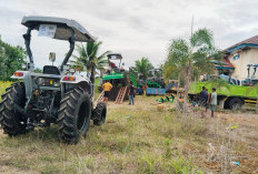 Mukomuko Terima 12 Unit Traktor dari Kementerian Pertanian