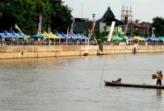 Misteri Sungai Cisadane : Sosok Siluman Buaya Putih, Mitos Manusia Kurcaci Hingga Sungai Suci Era Pajajaran   