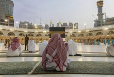 Perlambang Mendasar! Mimpi Sholat dan Berdoa di Depan Ka'bah, Ini Tafsirnya
