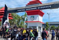 Aksi Solidaritas Ojol & Taksol, Massa Minta Pemprov Bengkulu Fasilitasi Ini