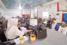 Jelang Idul Adha, Warga Berbondong-bondong Urus Adminduk