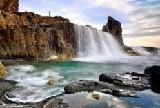 Pesona Air Terjun Asin Pantai Nambung