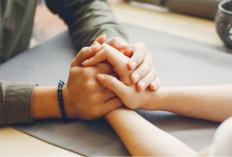 Mungkinkah Dialami Gubernur Sherly Tjoanda? Apakah Mimpi Tangan Digenggam Pria, Akankah Menjadi Pertanda Cinta