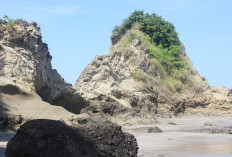 Legenda Karang Nini : Menguak Cerita Karang Nini dan Pesona Pantai Karang Nini Pangandaran