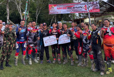 Peduli Sumbar, Bupati Bengkulu Utara Bawa Bantuan Rp150 Juta dan Sembako Untuk Warga Solok