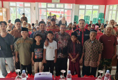 Wabup Serahkan Bantuan untuk Yatim Piatu dan Disabilitas di Kecamatan Pinang Raya