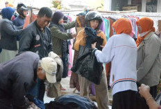 Ringankan Beban Masyarakat, PKS RL Gelar Bazar Murah