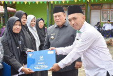 Dedikasi Puluhan Tahun, ASN Kemenag Mukomuko Dapat Satyalancana dari Presiden