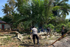 Kapolsek Pimpin Jumat Bersih, Pererat Kebersamaan dengan Warga Fajar Baru