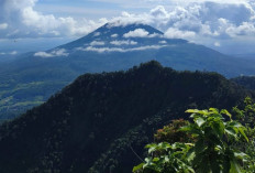 Keangkeran Gunung Aseupan, Banten : Makam Keramat Tanpa Identitas Hingga Sosok Wanita Misterius