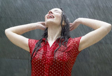 Jangan Sepelekan Mimpi Mandi Air Hujan, Begitu Banyak Arti Yang Jarang Diketahui