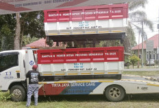 Kontainer Bantuan Provinsi Masih Numpuk di Halaman DLH Mukomuko