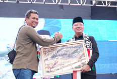 2 Ribuan Warga Saksikan Inka Christie, Rp 0,5 M Terkumpul Untuk Palestina