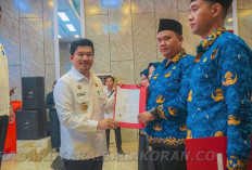 Pemda Bengkulu Utara Serahkan 54 SK Pengangkatan CPNS, Bupati Pesankan Nilai Integritas