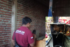 Korsleting Kulkas Picu Kebakaran Rumah Lansia di Jago Bayo Bengkulu Utara