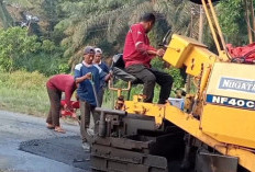 Dinas PU Perbaiki Jalan Penghubung Mukomuko - Kota Praja