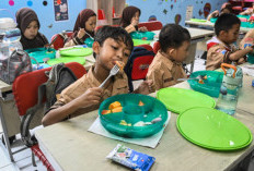 Makan Bergizi Gratis dan Renovasi Sekolah Unggulan Pemerintah di 2025