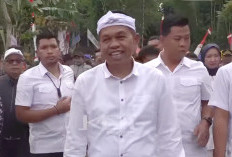 Menguak Makna Totopong, Ikat Kepala Kang Dedi Mulyadi