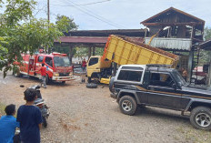 Diduga Korsleting Listrik, Bengkel Mobil di Desa Giri Kencana Terbakar