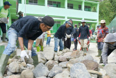 Gotong Royong Bangun Jembatan Darurat, Akses Balingka Dipulihkan Bertahap
