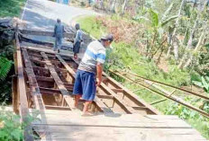   Bakal Diganti Plat Besi, Jembatan Air Muring Direhab Oleh Perusahaan