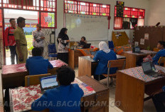 Tingkatkan Mutu Pendidikan, Plt Kadis Diknas Pantau ANBK