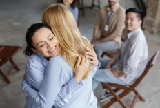 Membaca Makna Mimpi Reuni dengan Teman Lama, Antara Kerinduan dan Sinyal Perubahan