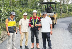 Tinjau Progres Jalan Simpang Air Lang-Desa Pelalo, Wagub Mi'an Bujuk Petani Kopi Pakai Mobil Avanza