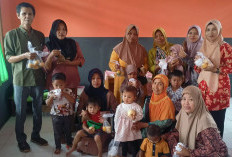 Pemdes Tebing Kaning Salurkan Bantuan Buah dan Bubur Untuk Balita