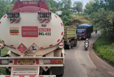 Antrean BBM di Bengkulu Utara Capai 3 KM, Mobil Pertamina Terjebak Macet di Dusun Kali