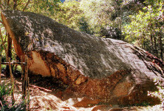 Kuda Terbang dari Cirebon ke Banten, Ini Sejarah Batu Kuda di Gunung Manglayang, Jabar