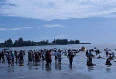 Bisa Mandi, Objek Wisata Pantai Zakat Dipadati Pengunjung