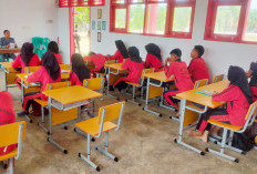 Gedung SMP Kelas Jauh Desa Karya Pelita Diisi Siswa Baru