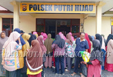 Paket Sembako Murah Terjual dalam Hitungan Menit 