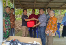 Dukungan Ekonomi, Edi Putra Salurkan Mesin dan Perahu untuk Nelayan Putri Hijau