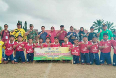 Kompetisi Piala Askab PSSI Mukomuko U13 Ditutup, Wabup: Terus Semangat Berlatih