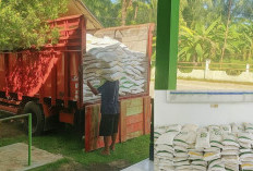Pemdes Marga Mukti Salurkan 182 Karung Bantuan Pangan untuk Warga Kurang Mampu