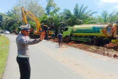 Pastikan Minyak CPO yang Tumpah ke Sungai, Tak Cemari Lingkungan