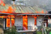 BREAKING NEWS! Rumah Nenek Engkong Bukit Berlian Terbakar