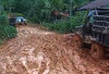 Jalan Tanah Merah di Trans Lapindo Babak Belur, Masyarakat Kesulitan Keluarkan Hasil Perkebunan